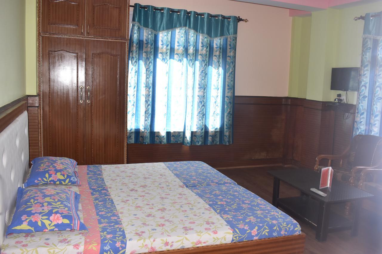 Hotel Snow Flake Rāmpur Exterior foto